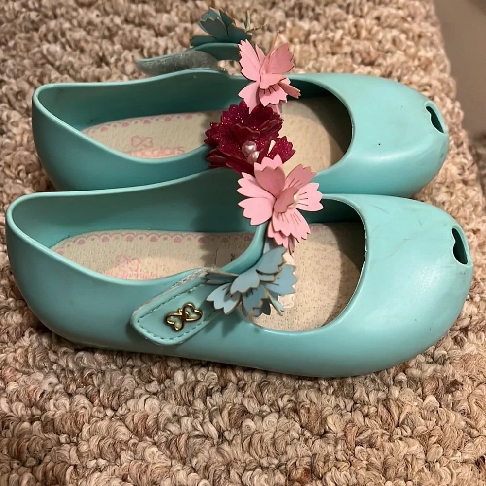 ADORABLE FLOWER GLITTER TODDLER GIRLS SHOES - SIZE 9